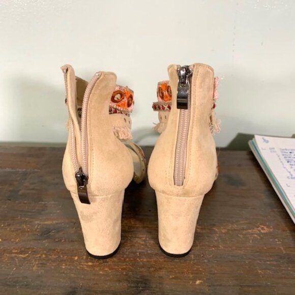 Beacon Fashion and Fit Sandals - Picture 3 of 9